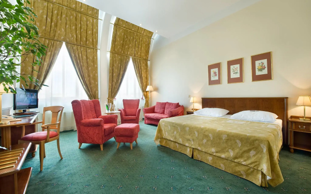 EA Hotel Rokoko