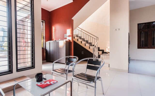Oyo Life 1203 Hunian Tinggal Mega Rich
