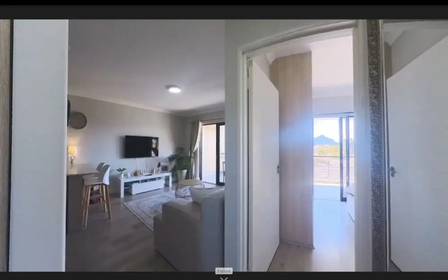 Immaculate 2-bed Apartment in Cape Town