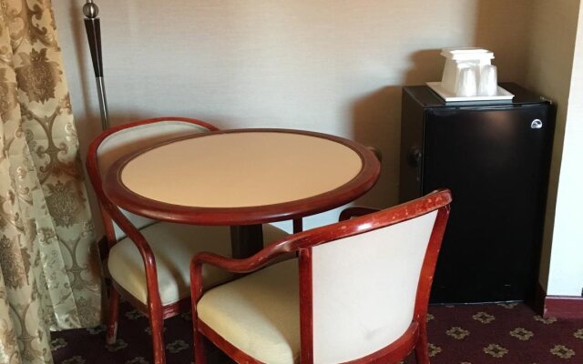 Metro Plaza Hotel
