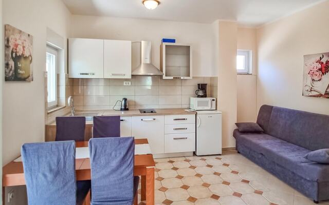 Nice Apartment in Zadar With Wifi