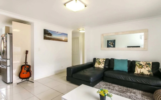 Contemporary 2 Bedroom Beachfront Apartment