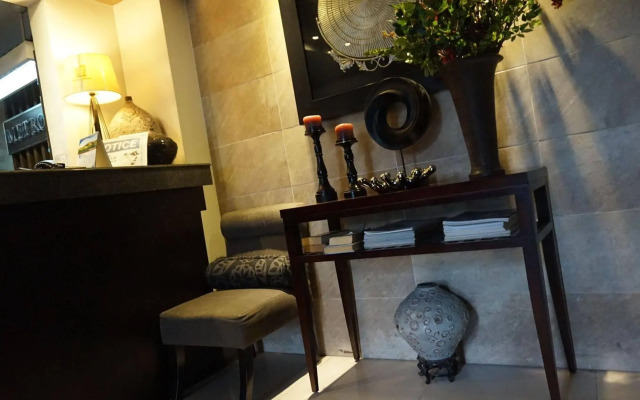 Metro Room Budget Hotel