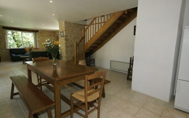 Modern Holiday Home in Florimont-Gaumier with Private Pool