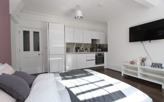 2 Kings Road Executive Studio Apartment
