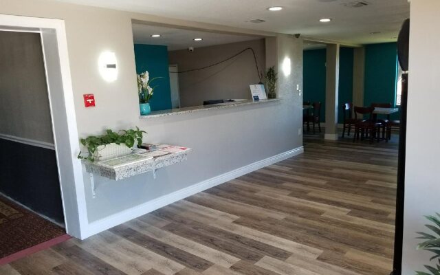 Travelodge by Wyndham San Antonio Downtown Northeast