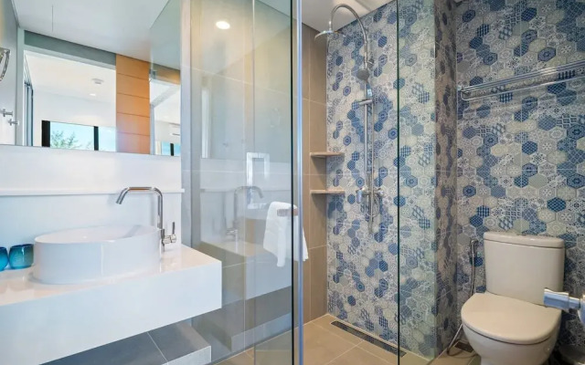 Laguna Lakeside Residences