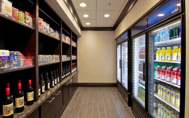 Hampton Inn & Suites Bellevue Downtown-Seattle