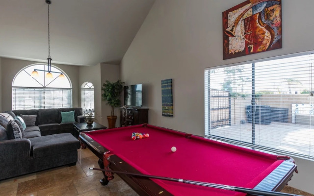 Backyard Playground! Golf Sport Court & Hot Tub!