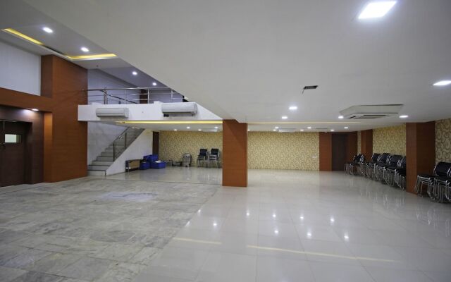OYO 7524 Hotel Grand Celebration