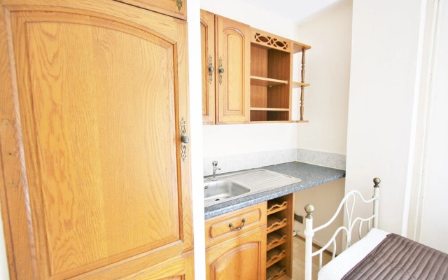 Central Studios Hatherley by Roomsbooked