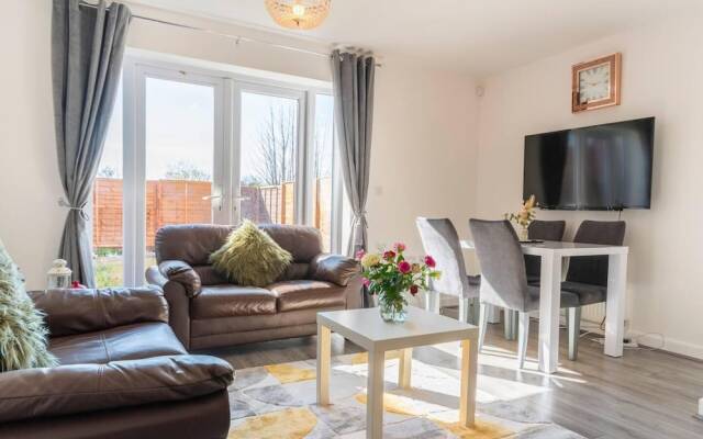 Entire House With 3 Bedrooms
