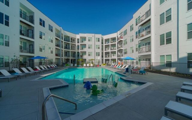 801 Polaris Apartments