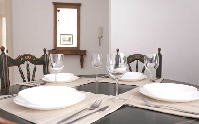 Alameda's Pearl with parking