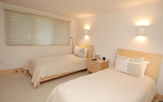 Clarendon by Frias Properties