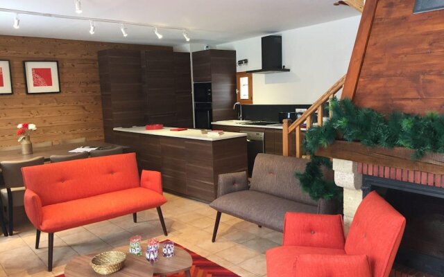 Fermes DU Planet N°4 : Chalet 12 Personnes / Chalet 12 People