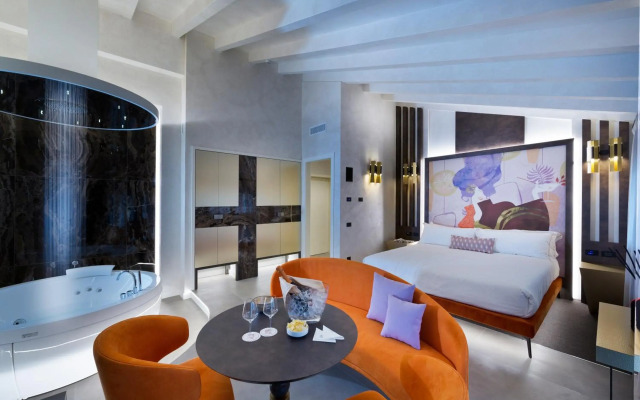 Vip's Motel Luxury Accommodation & Spa