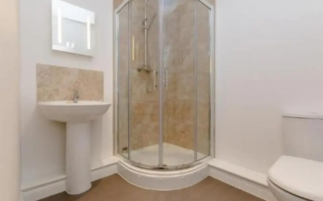 Paramount Luxury Serviced Apartment