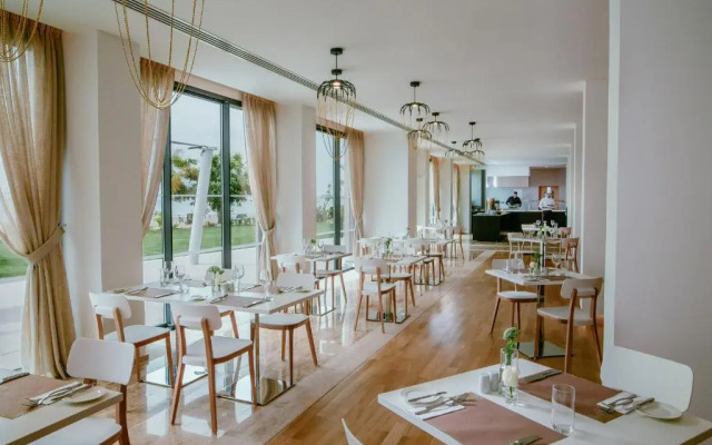 Lenios Beach Hotel