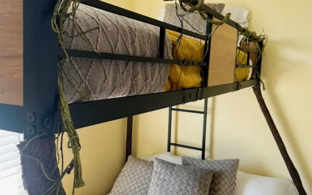 Private Pool Workspace Near All Attractions