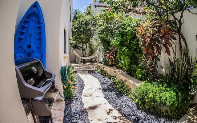 Romanina 1 Condo in the Heart of Playa del Carmen by Redawning