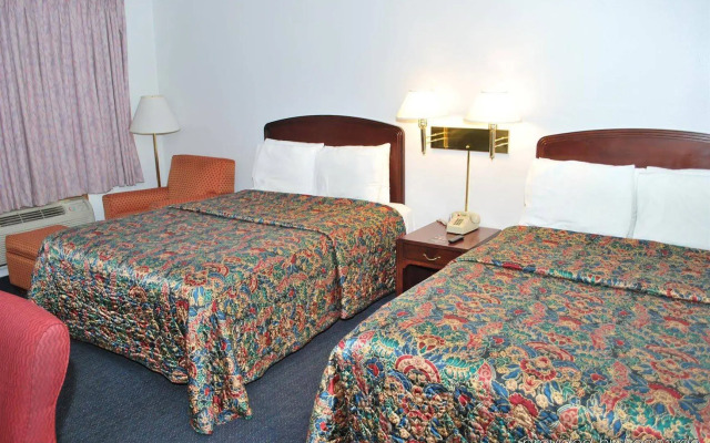 Majestic Inn And Suites