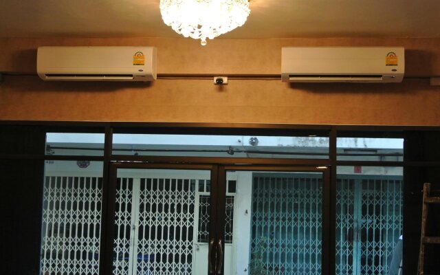 First Inn Bangkok Hostel