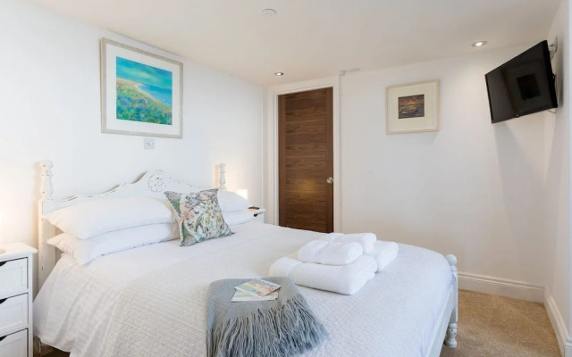 Hepworth Apartment