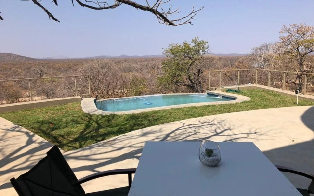 Kifaru Luxury Lodge & Bush Camp