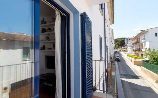 Family flat with parking near beach