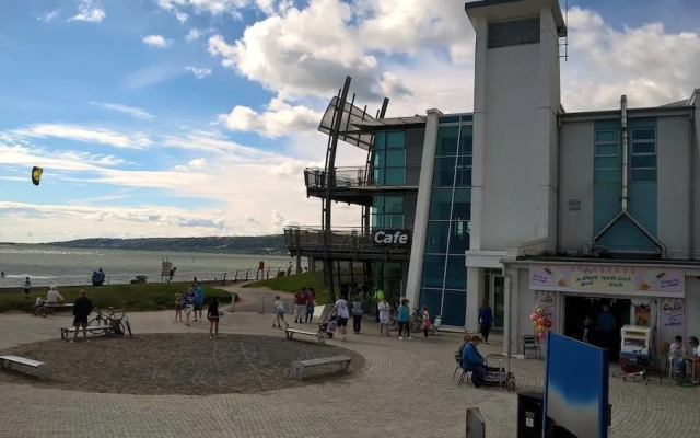 Stylish Coastal Apartments