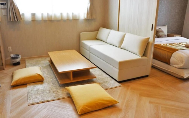 Ostay Vermillion Namba