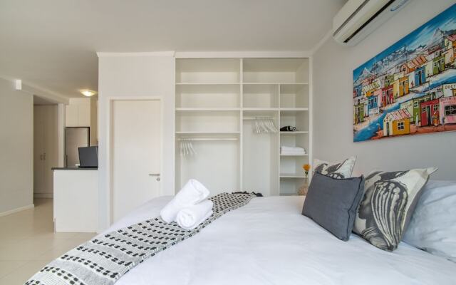 Four Seasons Apartments