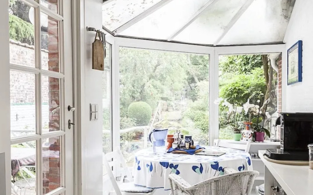 Large Twin Room Street View Shared Bathroom