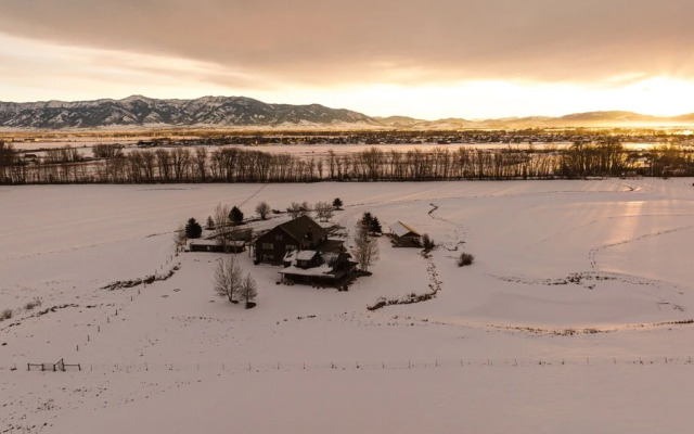 Gallatin River Lodge
