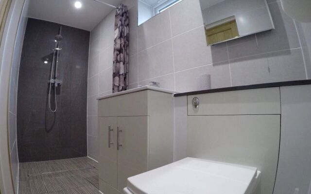 Deepcut Lodge Bed and Breakfast Self Service