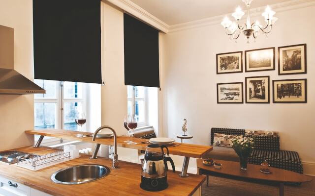 1 Bedroom Apartment w Kitchen