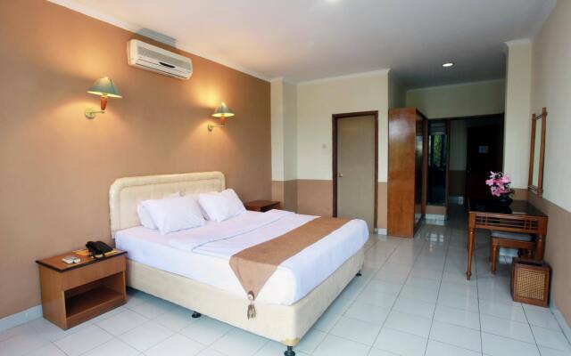 Alexander Hotel  Tegal