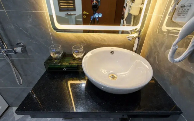 Sunland Halong Hotel and Restaurant