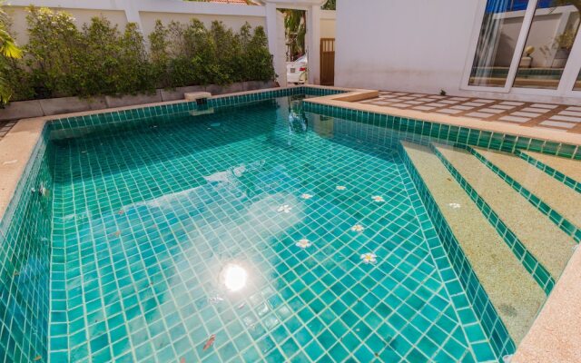 Majestic Pool Villa by Pattaya Sunny Rentals