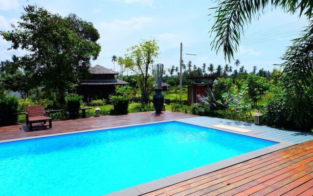 Tree home plus homestay