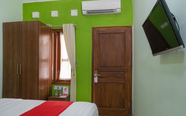 OYO 833 Hotel Army Look Syariah