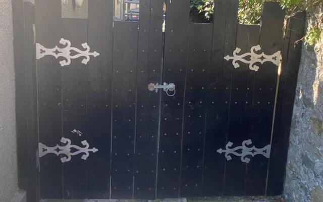 Seagulls Rest Marine Themed Seaview Apartment