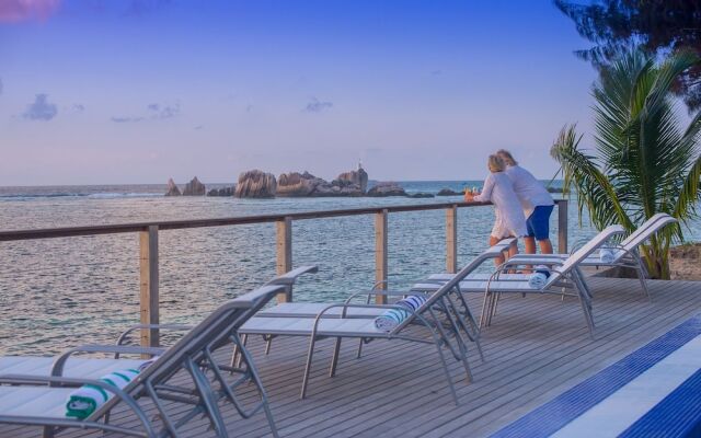 Le Nautique - Luxury Waterfront Hotel