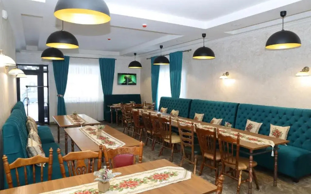 Lastivka Guest House