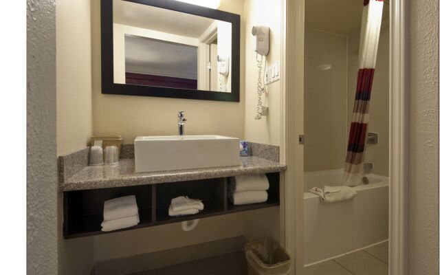 Red Roof Inn North Dallas - Park Central