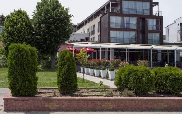 Hotel Romantique Plaza Dojran