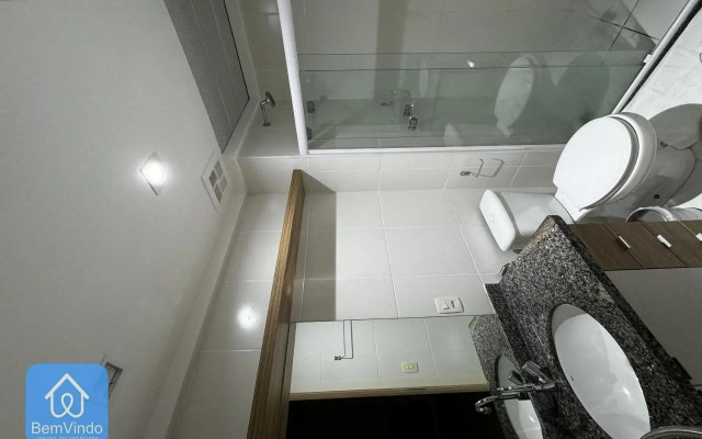 Apartamento Amplo Com Varanda No Salvador Prime