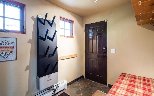 4 Full Moon 4 Bedroom Home by Moonlight Basin Lodging