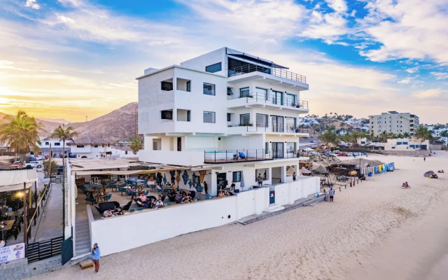 Cabo Break Hotel